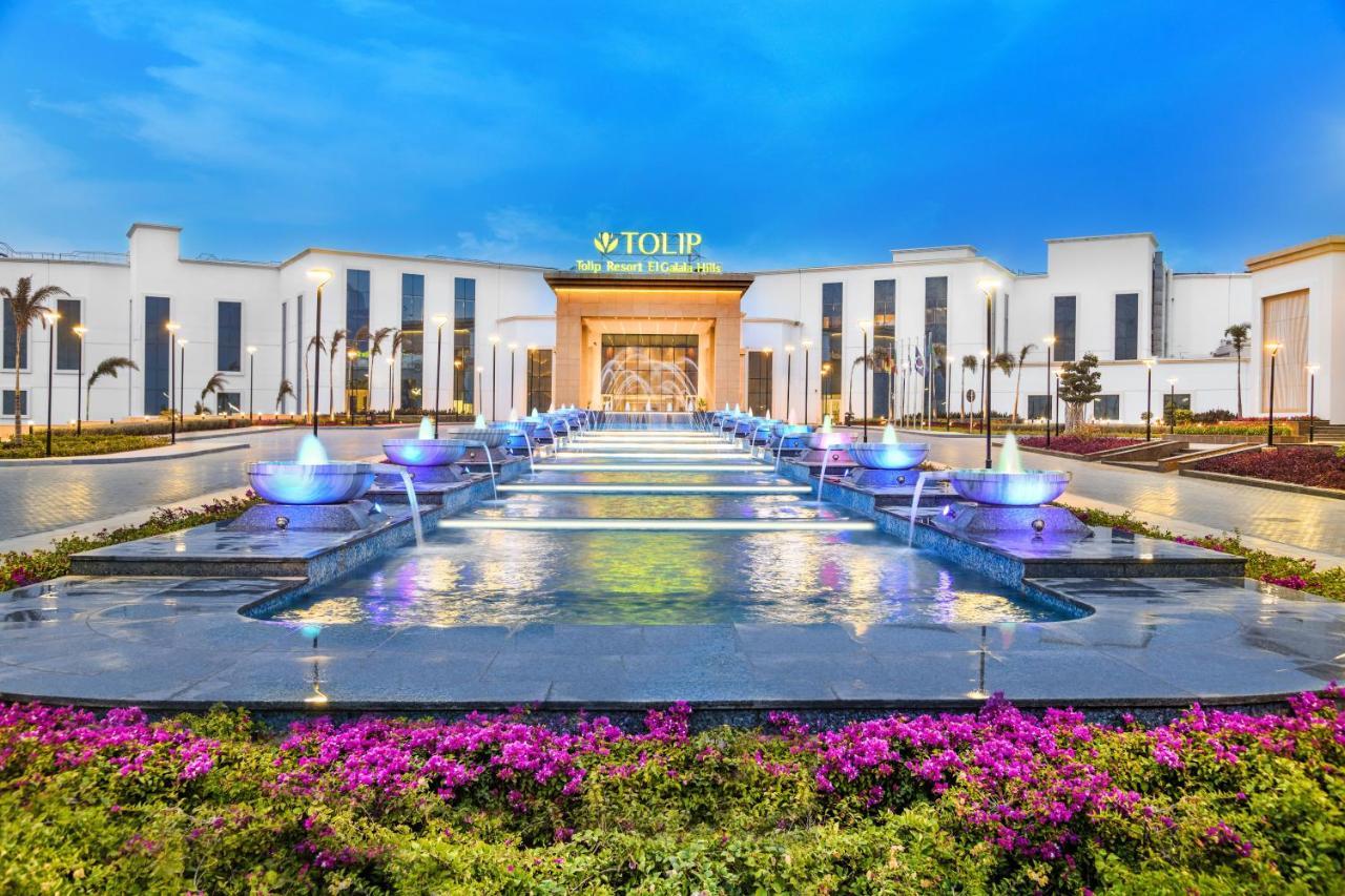 Tolip Resort El Galala Hills 아인 수크나 외부 사진 The main entrance of the resort