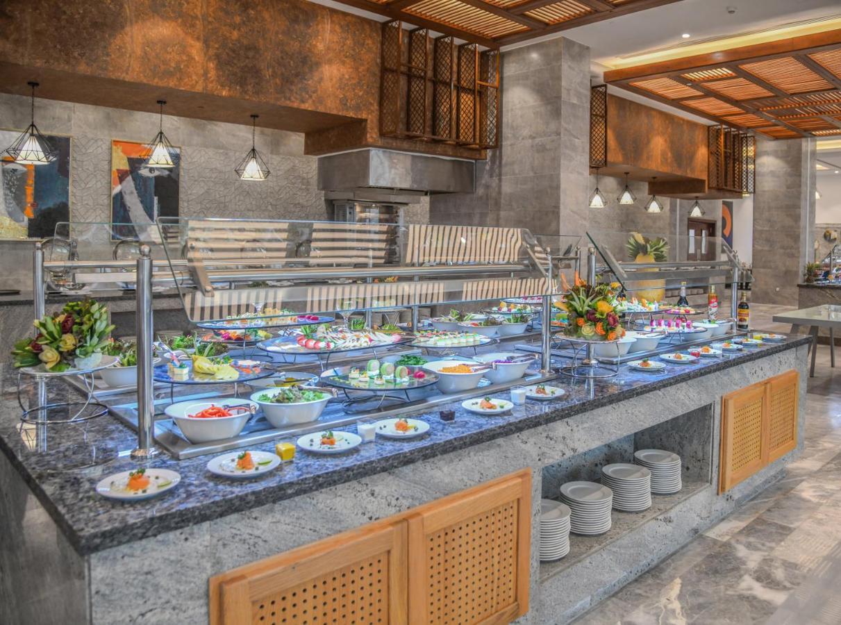 Tolip Resort El Galala Hills 아인 수크나 외부 사진 A salad bar