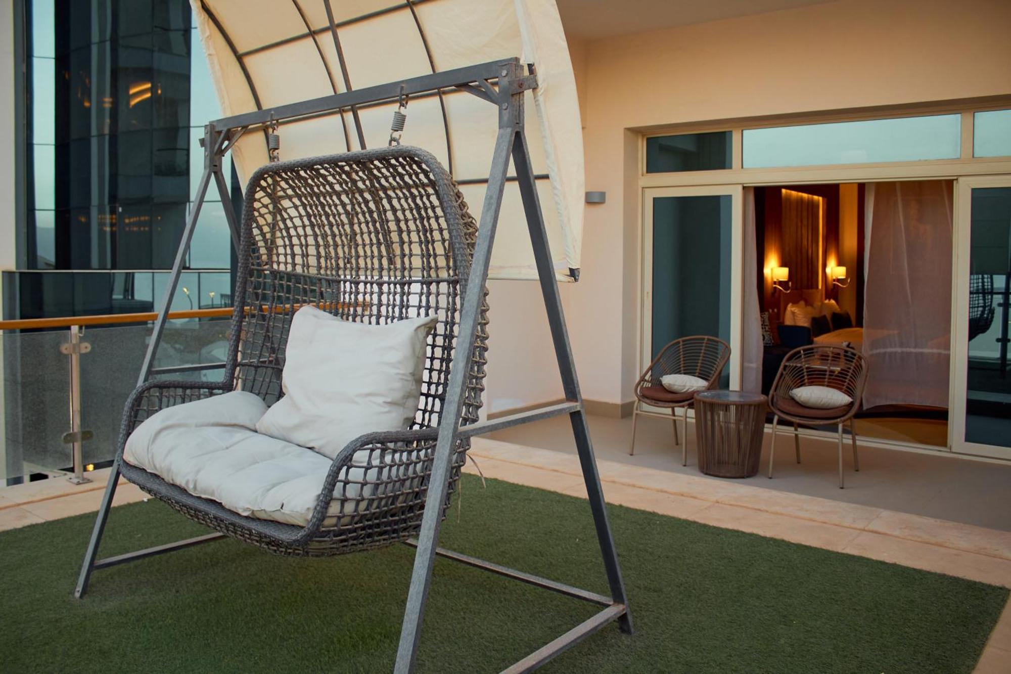 Tolip Resort El Galala Hills 아인 수크나 외부 사진 A swing